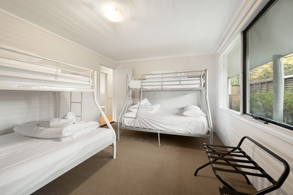 06-bright-valley-holiday-park-riverbend-retreat-2brm Bright Porepunkah Holiday Park, Porepunkah, Alpine Area, Mount Buffalo, 2 Bedroom Accommodation, Riverbend Retreat, Holiday Home