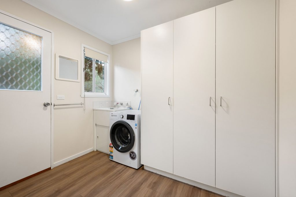 09-bright-valley-holiday-park-buffalo-view-3brm Bright Porepunkah Holiday Park, Porepunkah, Alpine Area, Mount Buffalo, 3 Bedroom Accommodation, Buffalo View, Holiday Home