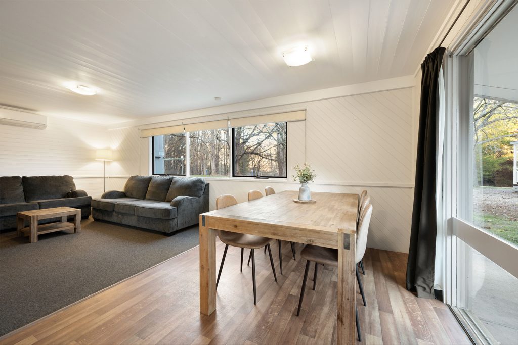 10-bright-valley-holiday-park-riverbend-retreat-2brm Bright Porepunkah Holiday Park, Porepunkah, Alpine Area, Mount Buffalo, 2 Bedroom Accommodation, Riverbend Retreat, Holiday Home