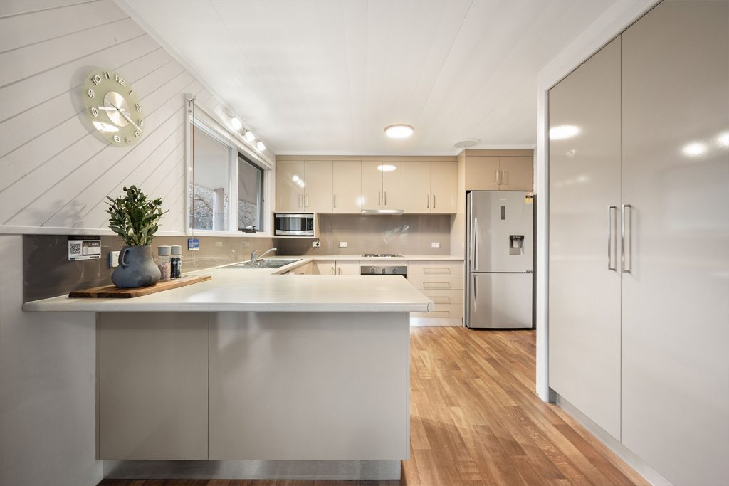 12-bright-valley-holiday-park-riverbend-retreat-2brm Bright Porepunkah Holiday Park, Porepunkah, Alpine Area, Mount Buffalo, 2 Bedroom Accommodation, Riverbend Retreat, Holiday Home