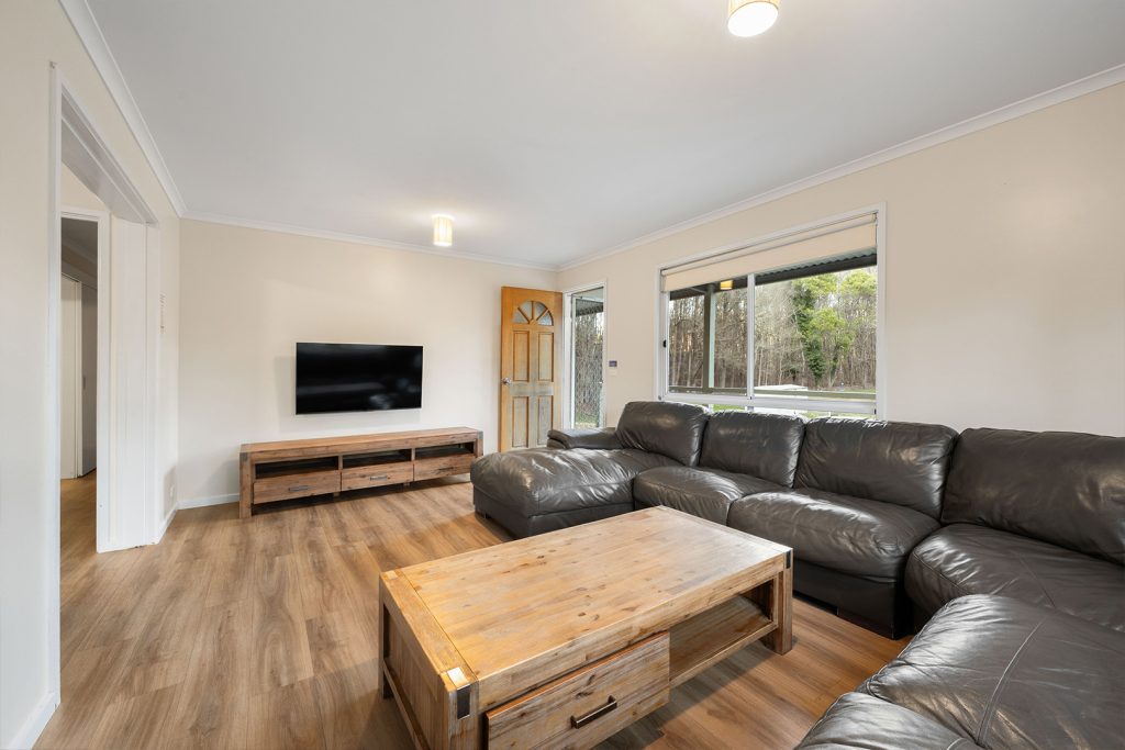 14-bright-valley-holiday-park-buffalo-view-3brm Bright Porepunkah Holiday Park, Porepunkah, Alpine Area, Mount Buffalo, 3 Bedroom Accommodation, Buffalo View, Holiday Home