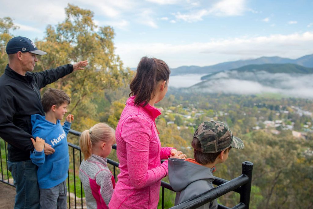 BVHP-Walks and Trails Guide-Huggins-Lookout-01 Bright Porepunkah Holiday Park, BIG4, Hiking, Walks and Trails, Huggins Lookout